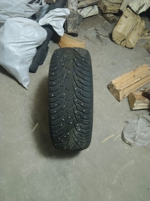Продам шины б/у.