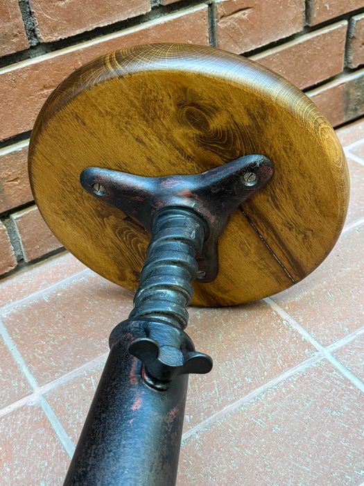 Работен стол, Singer stool, 1920'