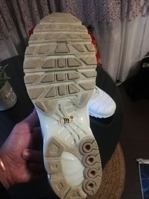 Vând adidași pentru barbati