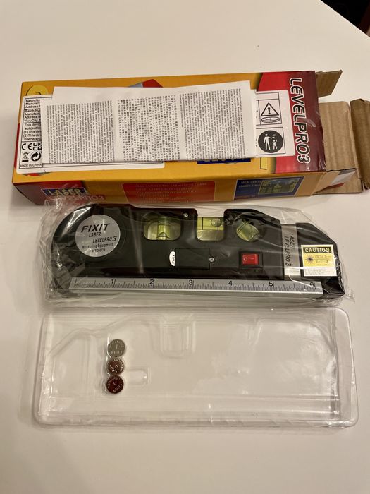 Лазерен нивелир с тринога и мерителна лента