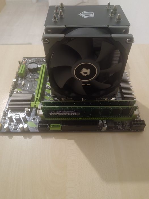 Материнская плата ОЗУ