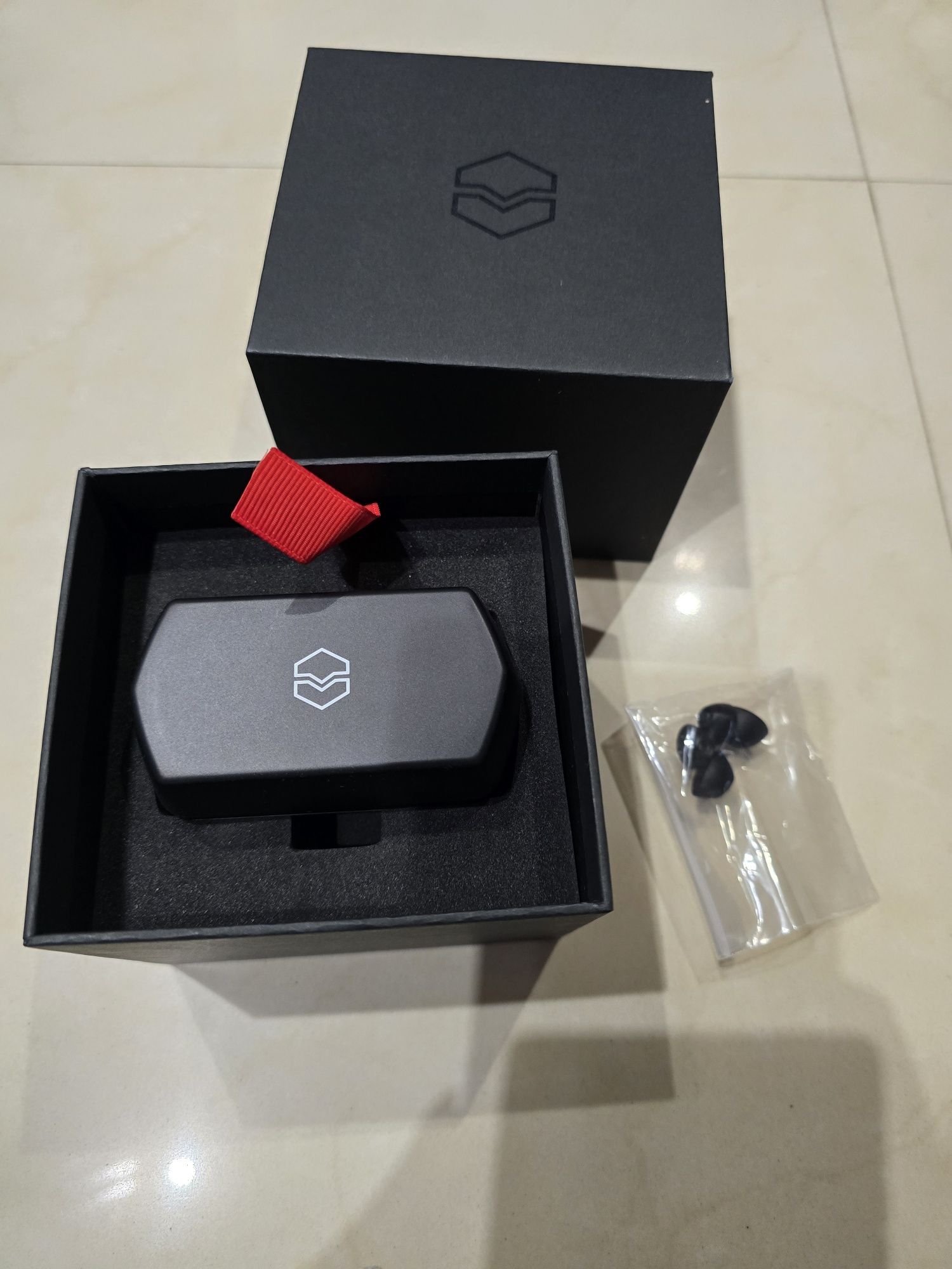 безжични слушалки V-modа Hexamove Lite.