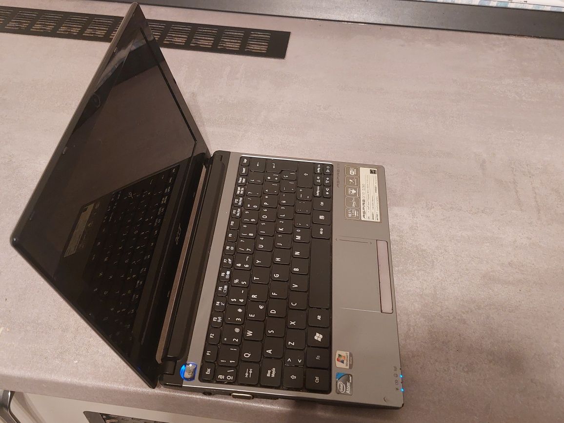 Laptop clasic Acer Aspire 1