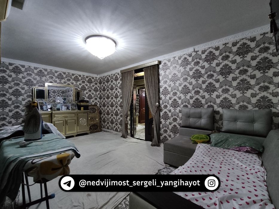 Сергели Чаш тепа кварт на земле 4ком+Хол 100кв,м. 100м до 1 ст метро