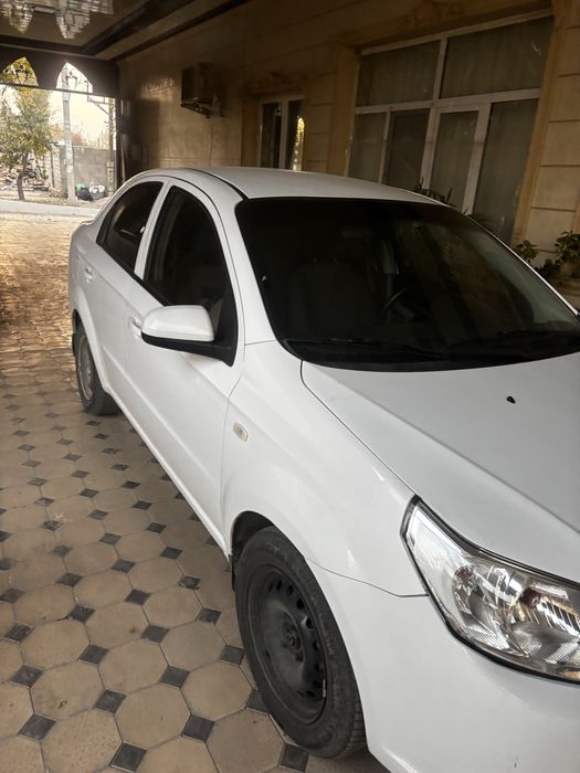 Нексия -3 сотилади