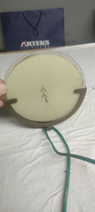 Лампион и за стената