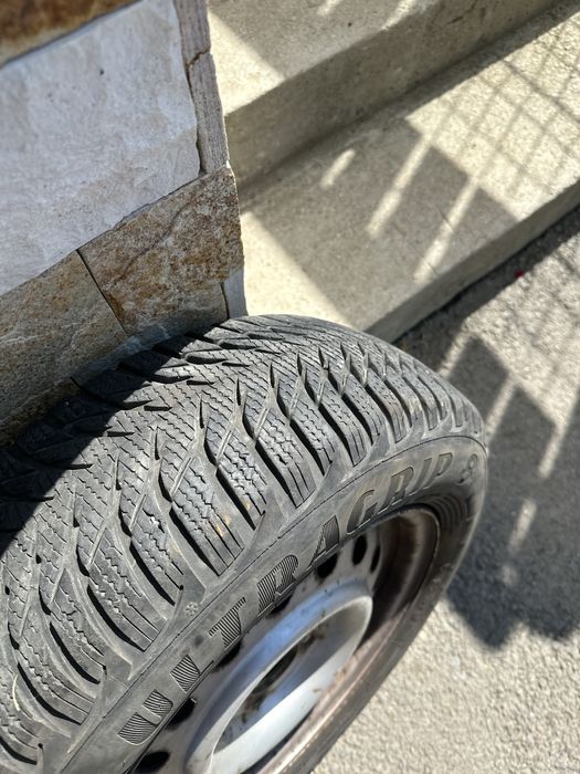 4 броя зимни гуми с джанти 185/65R14