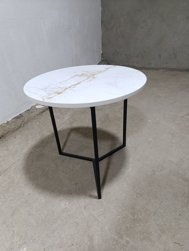 Kafeniy stolik loft