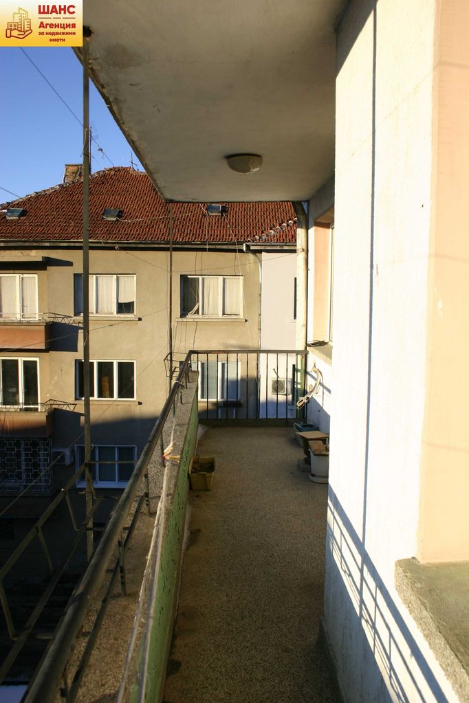 Продава се Тристаен апартамент в Плевен, Идеален център - 105 кв.м за 1334 €/кв.м - Снимка #9