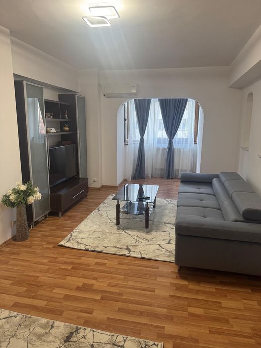 Inchiriere apartament 3 camere - zona Universitate