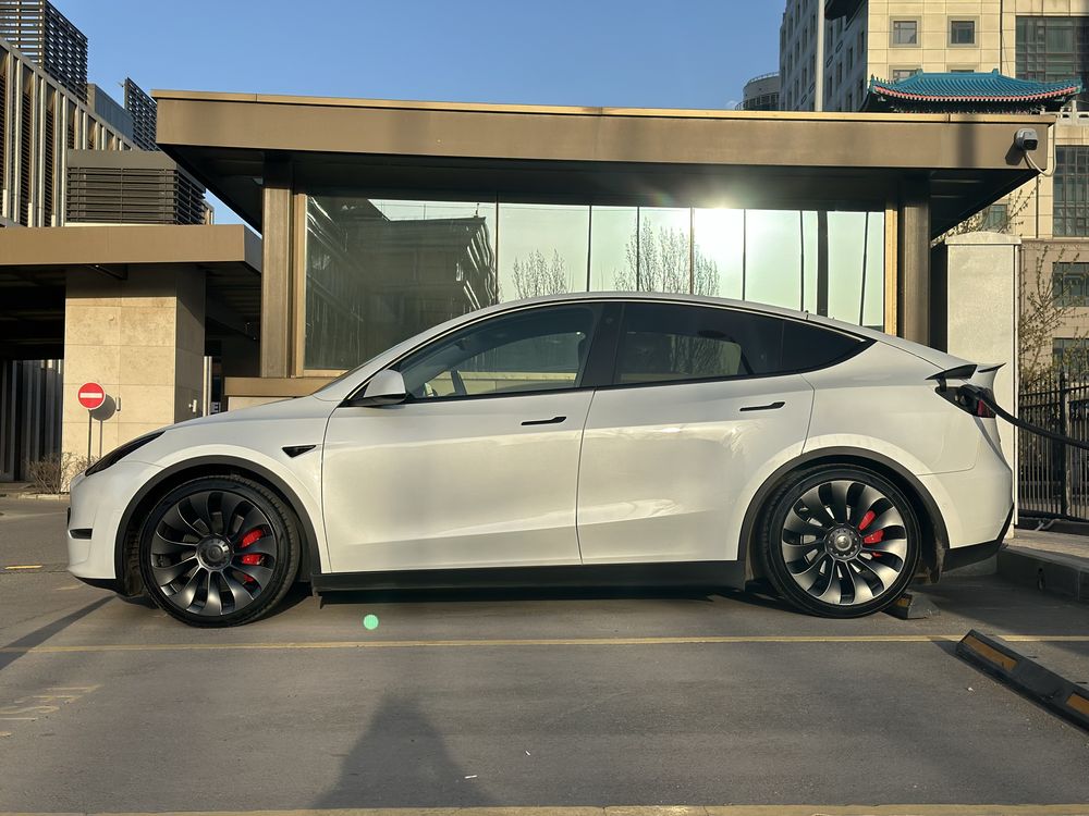 Tesla Model Y Performance