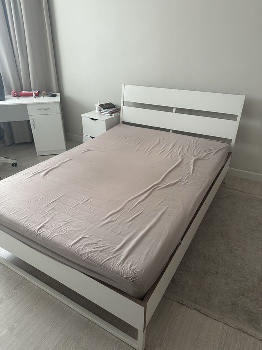 Кровать с матрасом 140 200