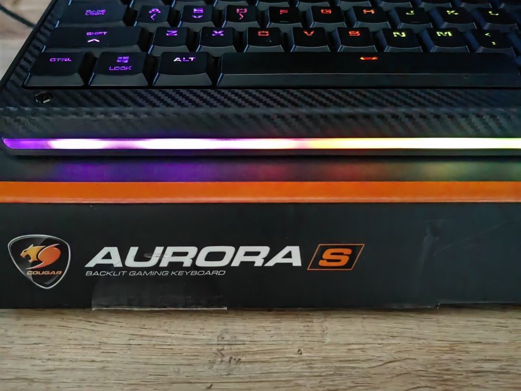 Продавам клавиатура Cougar Aurora S