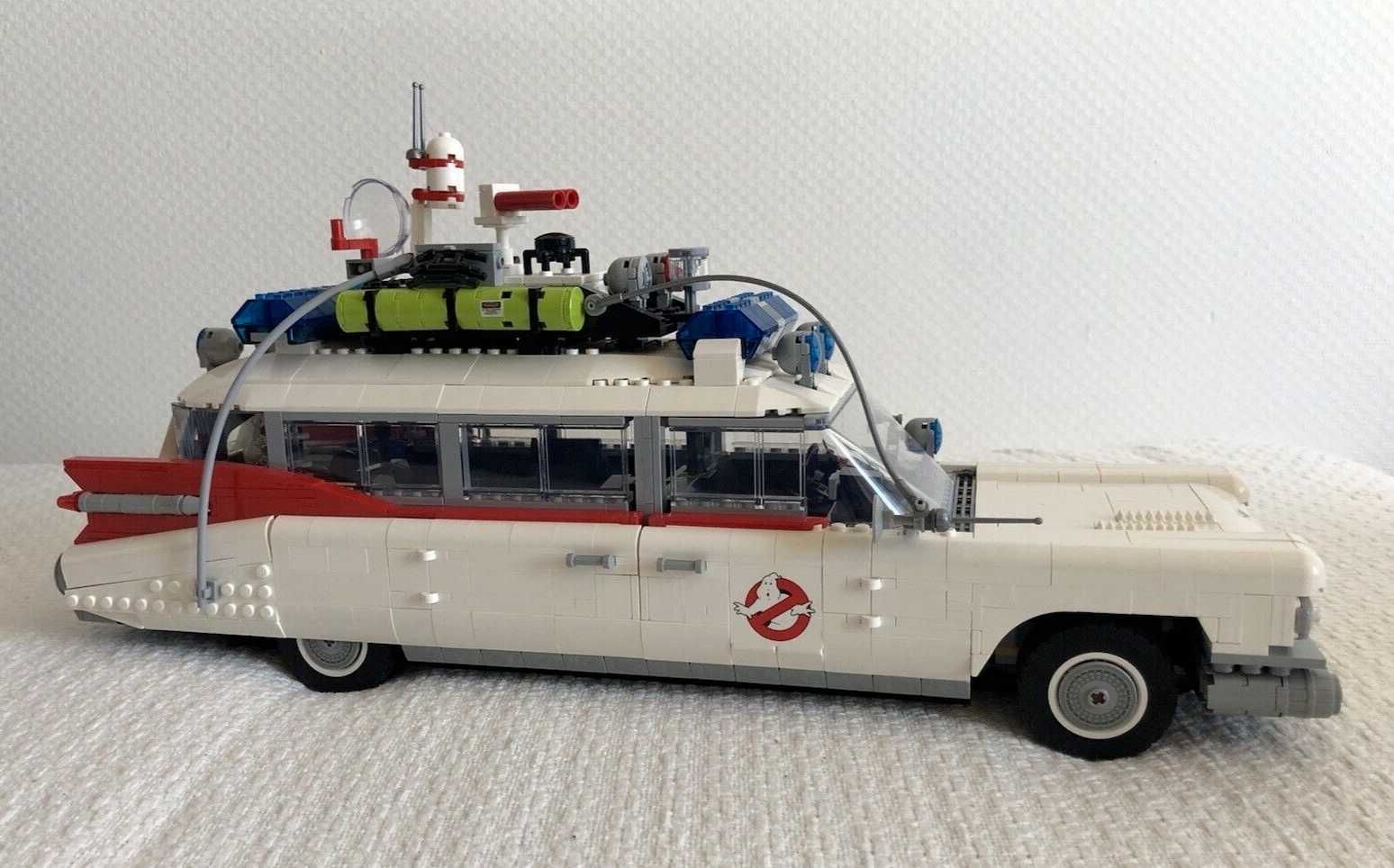 LEGO Icons: Ghostbusters ECTO-1 2352 части/елемента