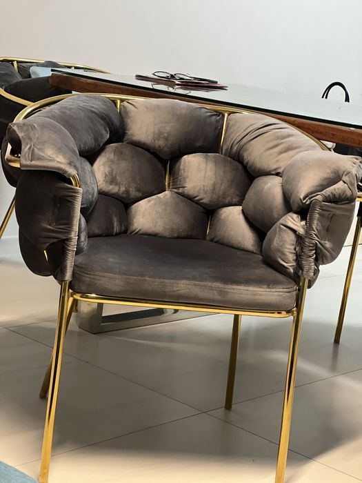 Vând scaun modern gri/auriu