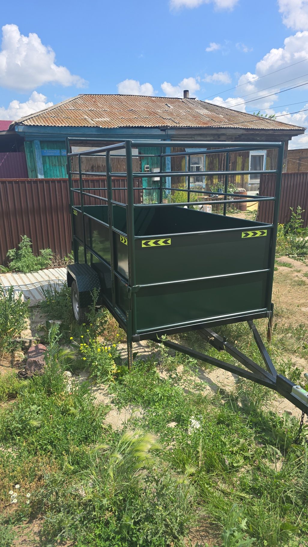 Продам прицеп коневозка