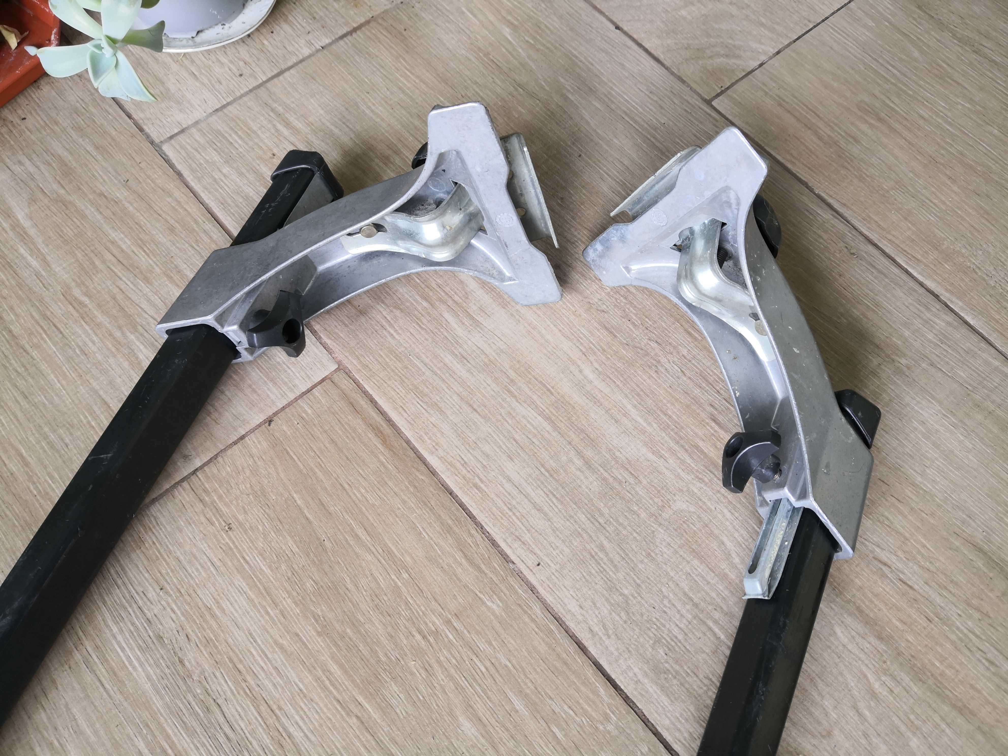 Багажник Thule 1050 ,напречни греди