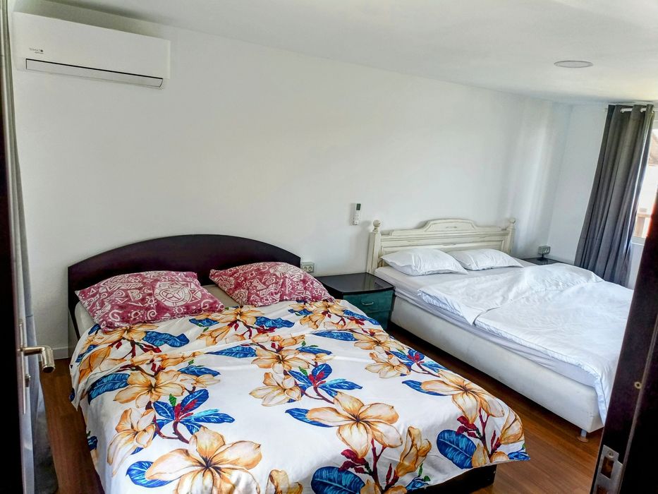 Lacul Surduc, casă/ cabana pe mal de închiriat/jacuzzi revelion ocupat