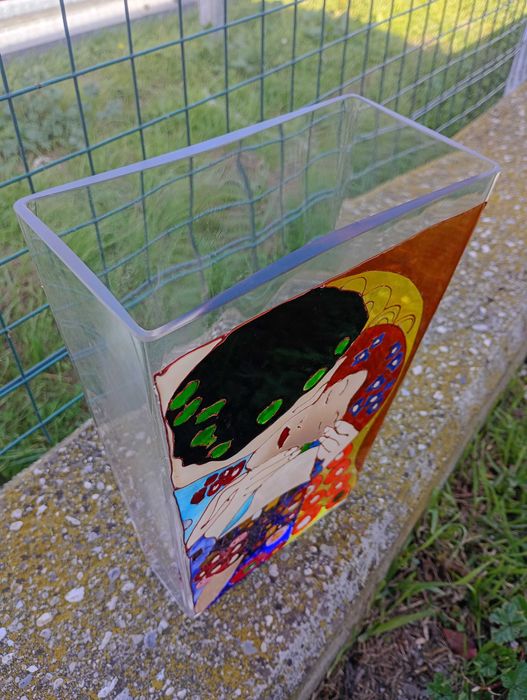 Стъклена ваза ръчна изработка