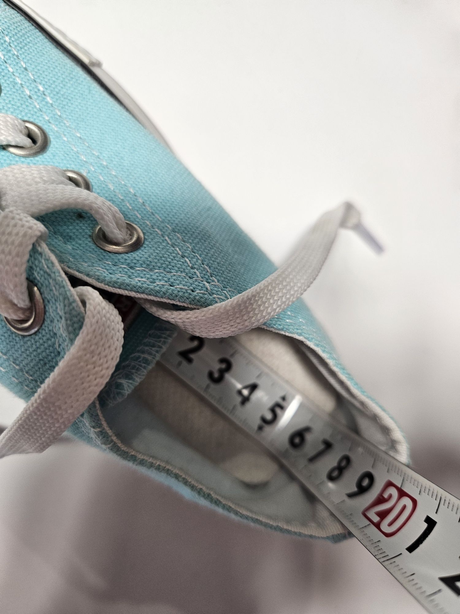 Детски кецове Converse нови