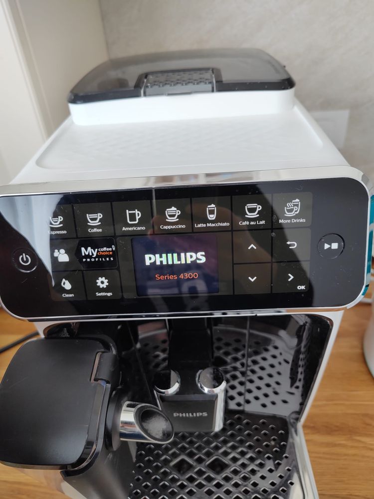 Espressor Philips 4300 LatteGo EP4343