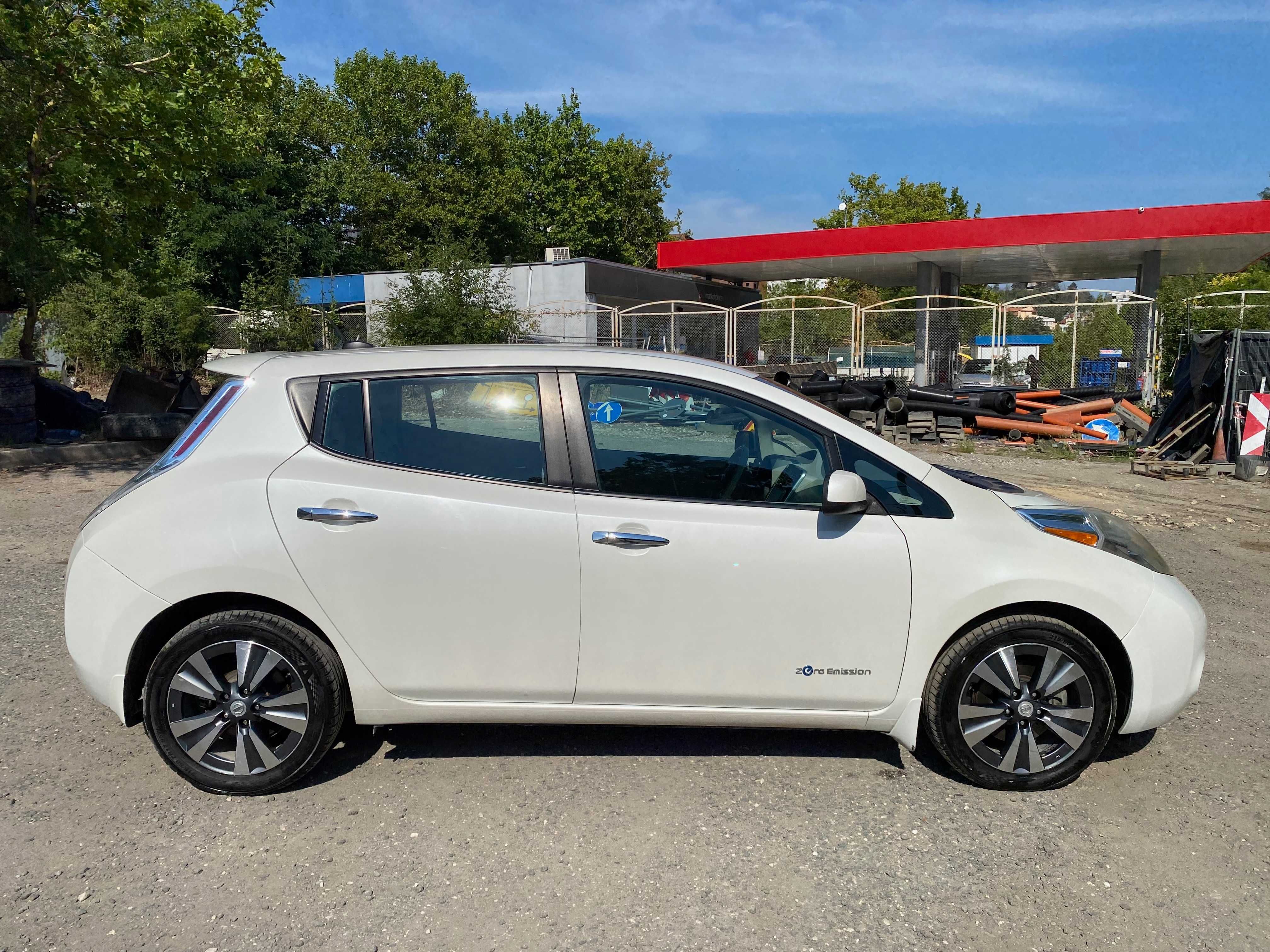 Nisan Leaf 24kw + зарядна станция