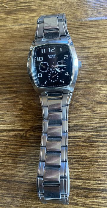 Часовник ръчен Casio Edifice, с батерия