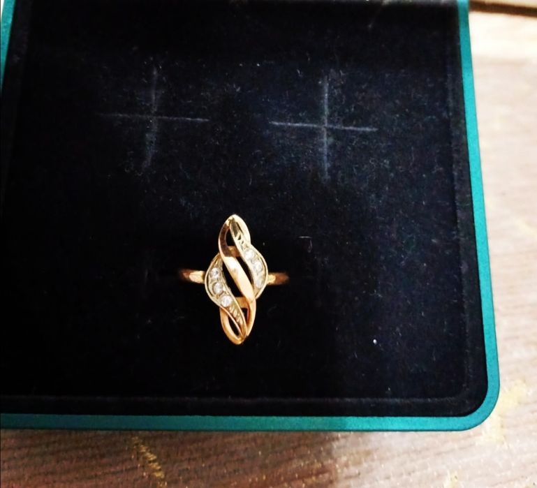 Продаётся золотое кольцо, производство Россия