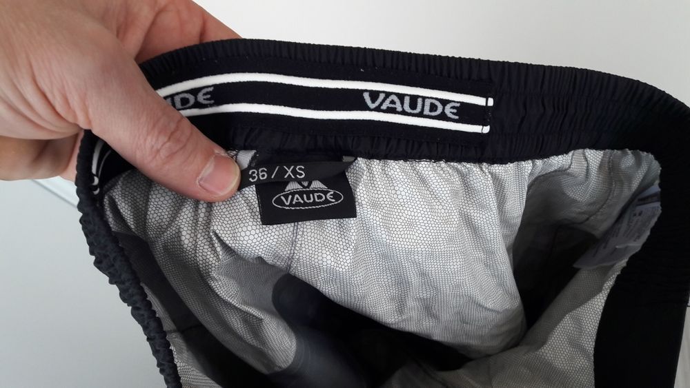 Pantaloni VAUDE impermeabili (schi drumetii montane pescuit)