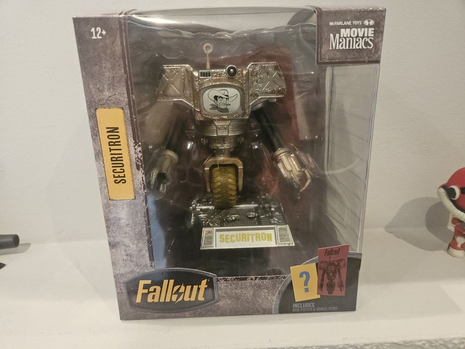 Fallout Securitron figure