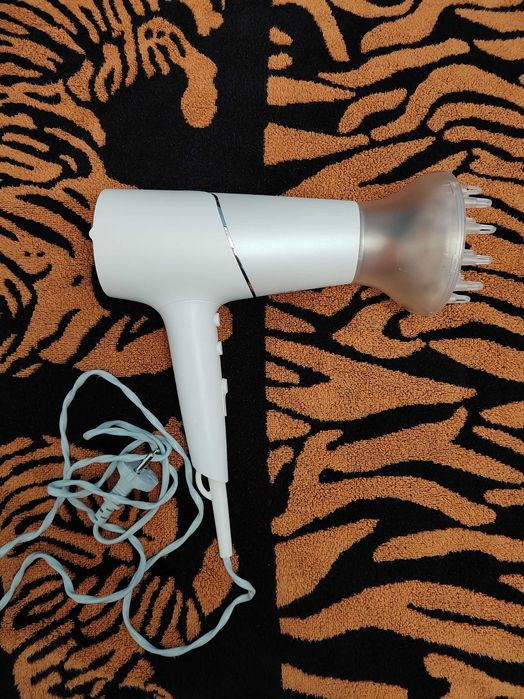 Сешоар Philips BHD 530