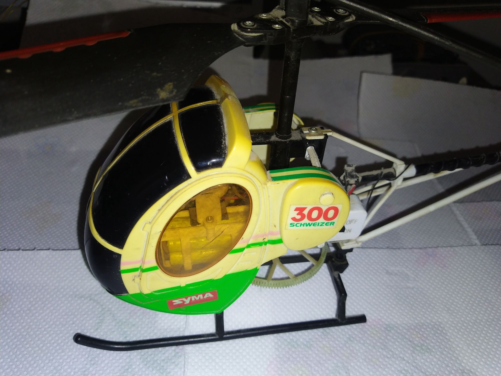 Elicopter Marca SyMa R C Schweizer