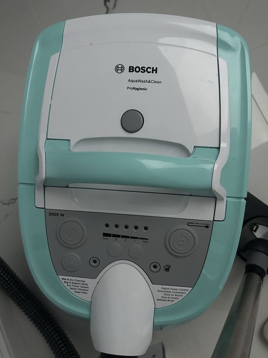 Aspirator Bosh AquaWash&Clean