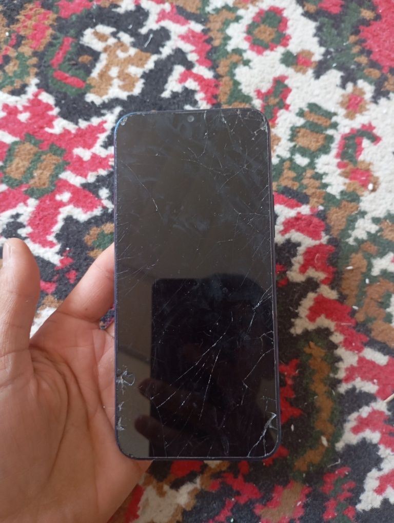 infinix hot 10i va infinix smart 5 sotiladi yoki zapchastga