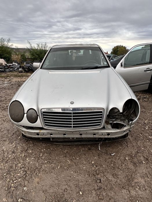 Mercedes W210 2.5D дизел на части здрав мотор