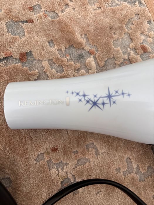 Uscător de păr marca REMINGTON