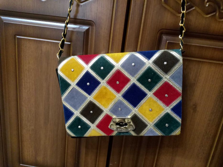 «Недорого» Сумки разных размеров по 30 тысяч сумов