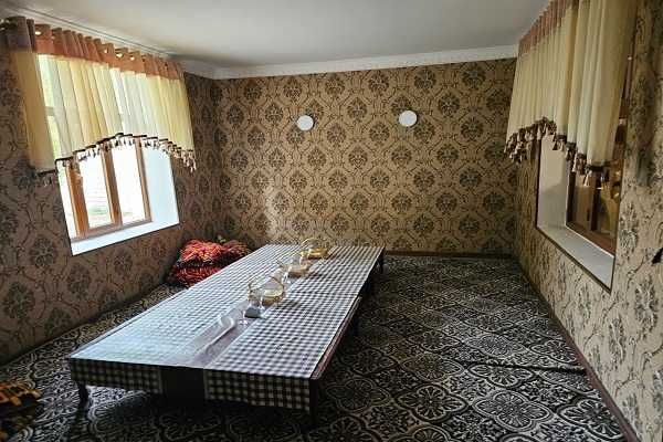 Fargona viloyati Beshariq tumanida Vodiy toyxona binosi sotiladi