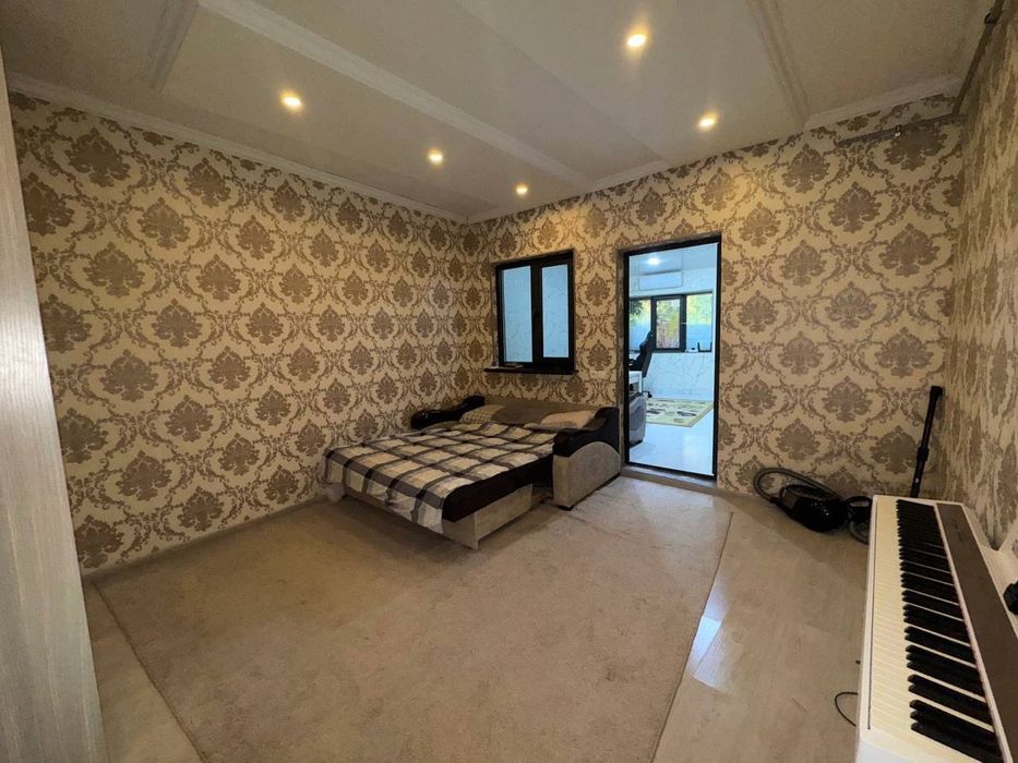 Очень срочно продам дом участок 2 комнаты район яшнабадский с мебелью