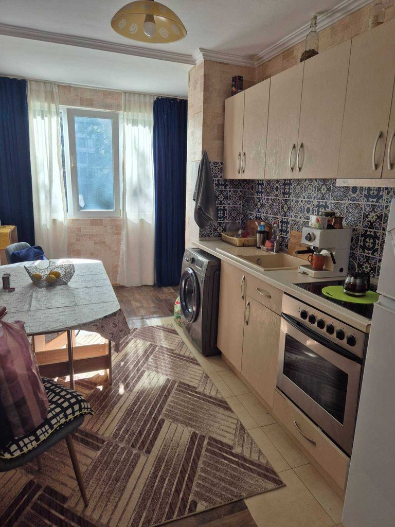Продава се Двустаен апартамент в Казанлък - 65 кв.м за 1256 €/кв.м - Снимка #1