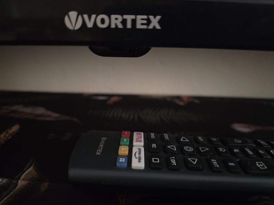 Smart TV Vortex 164cm UltraHD aproape nou!!!