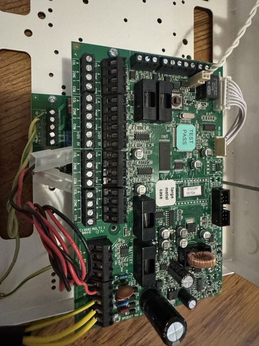 Centrala anti efractie Pyronix euro 46lm kit complet