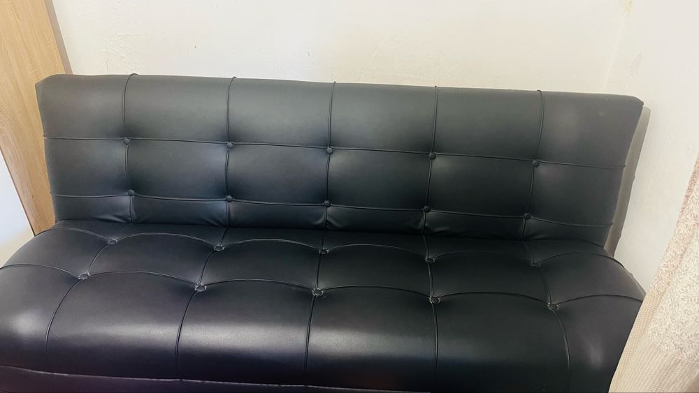 Диван кожаный для офиса и для дома