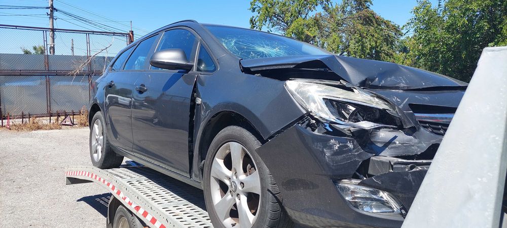 Opel Astra 1,7 CTDI, Опел Астра J на части!
Април 2010, Комби