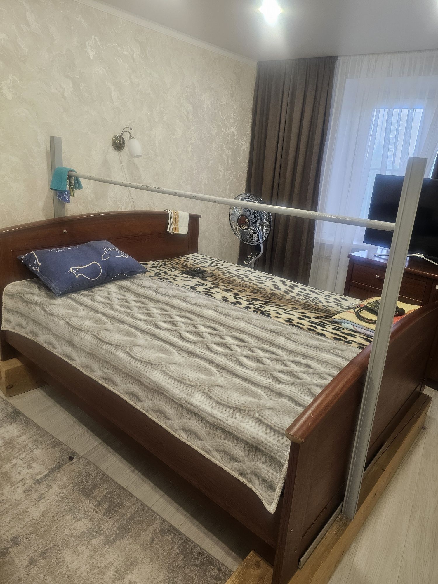 Продам 2хспальную кровать