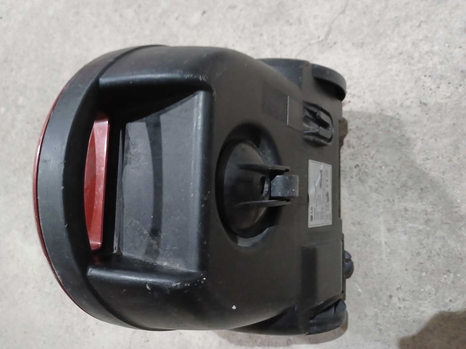 Мощна прахосмукачка L G 1600