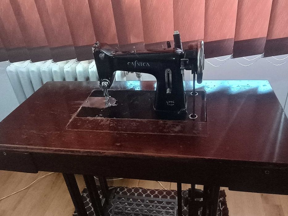 Mașină de cusut CASNICA