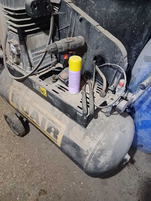 Vând compresor pentru piese