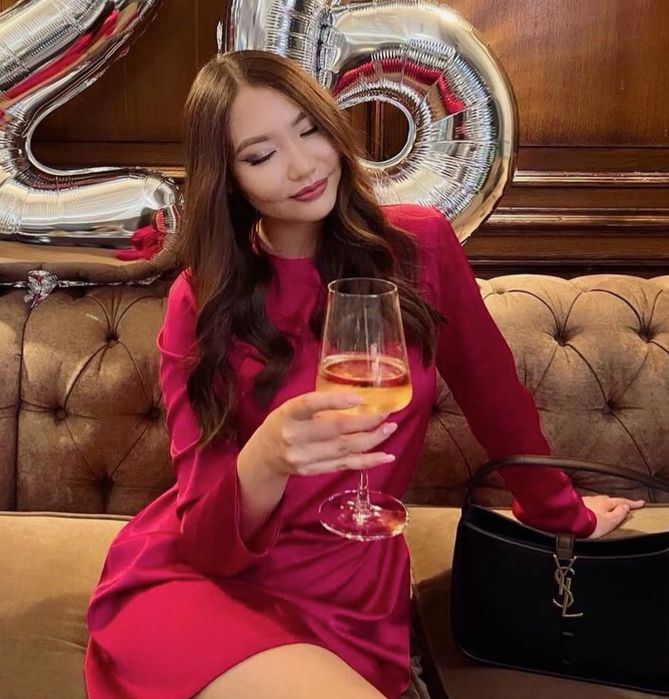 Ярко‑малиновое платье ELLEI