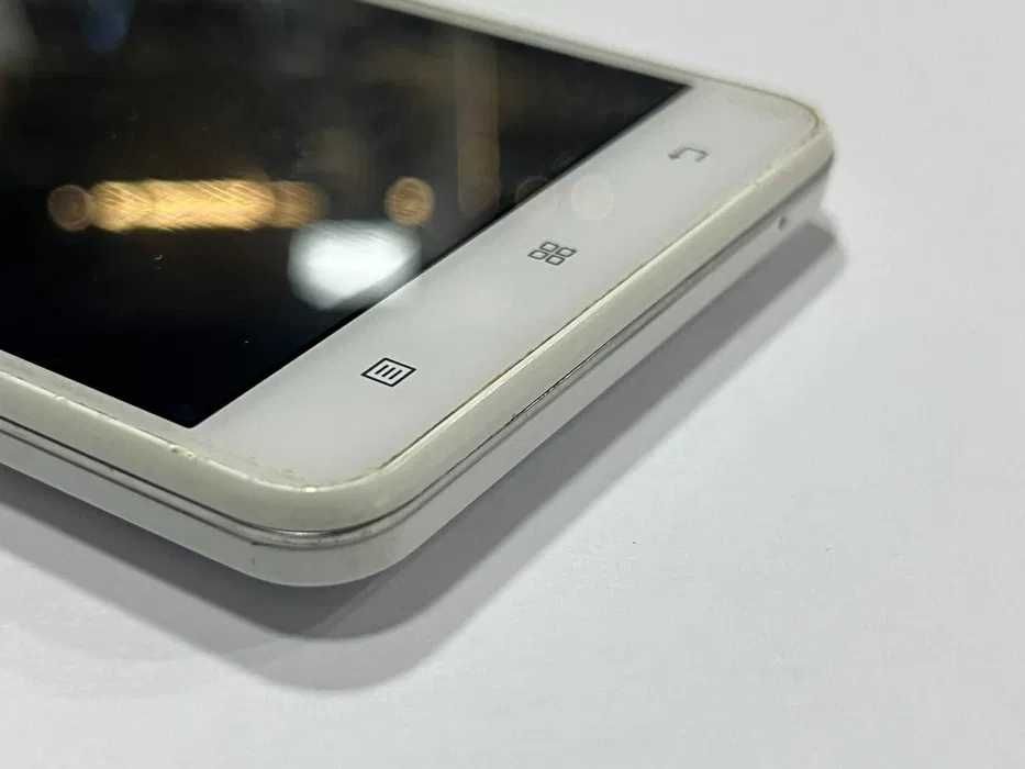 Смартфон Lenovo A5000